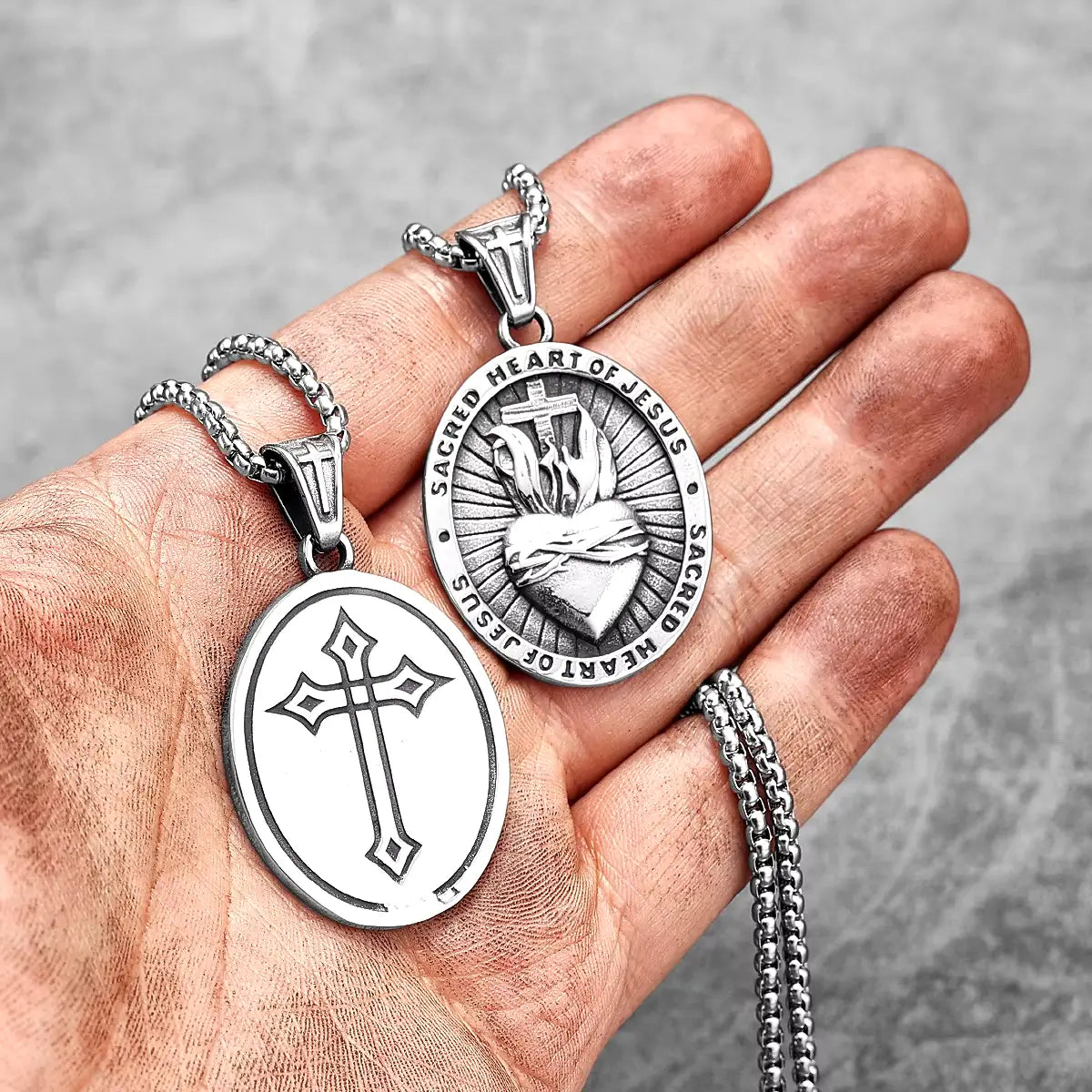 Sacred Heart of Jesus Necklace-Viarello