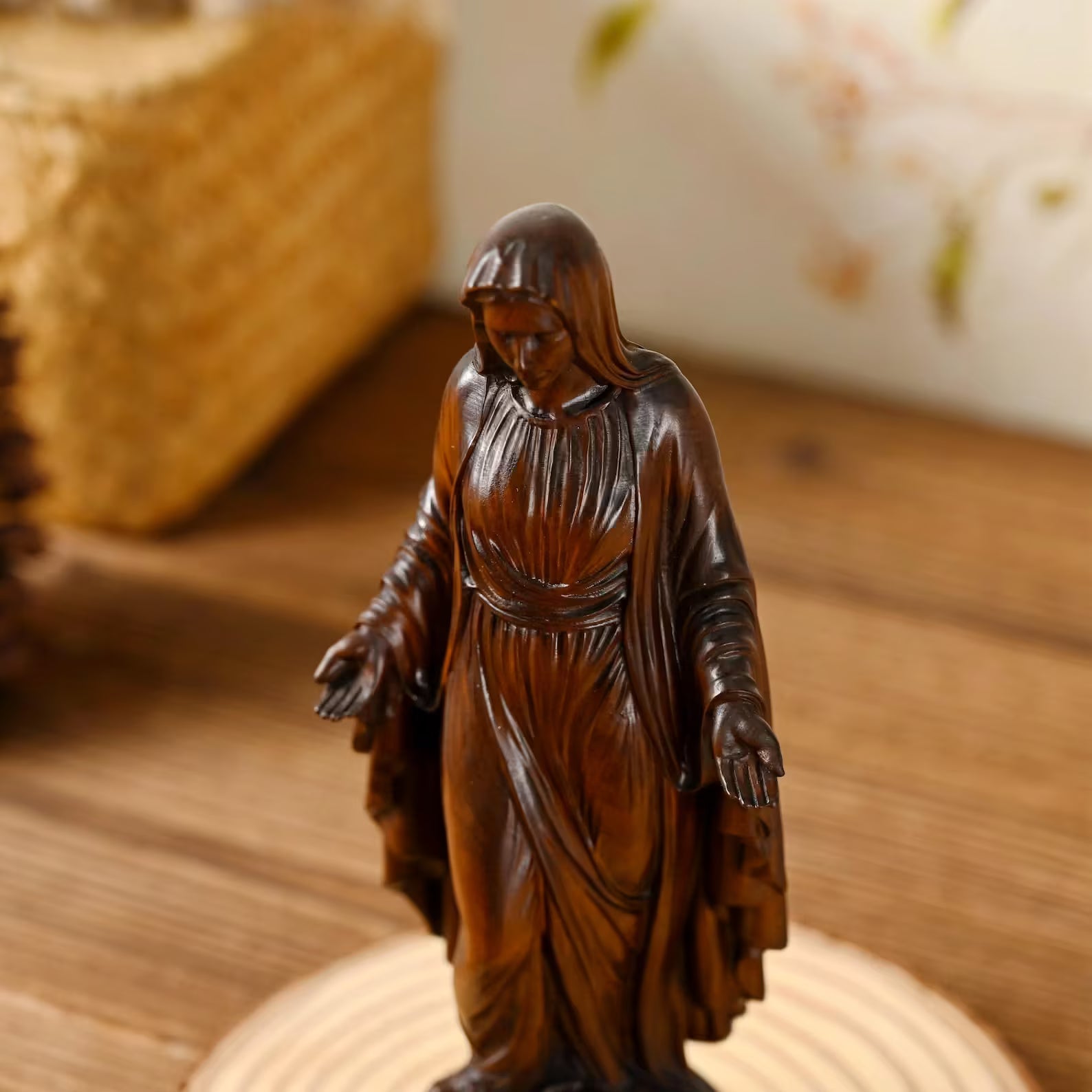 Image of the Virgin Mary in Wood-Viarello