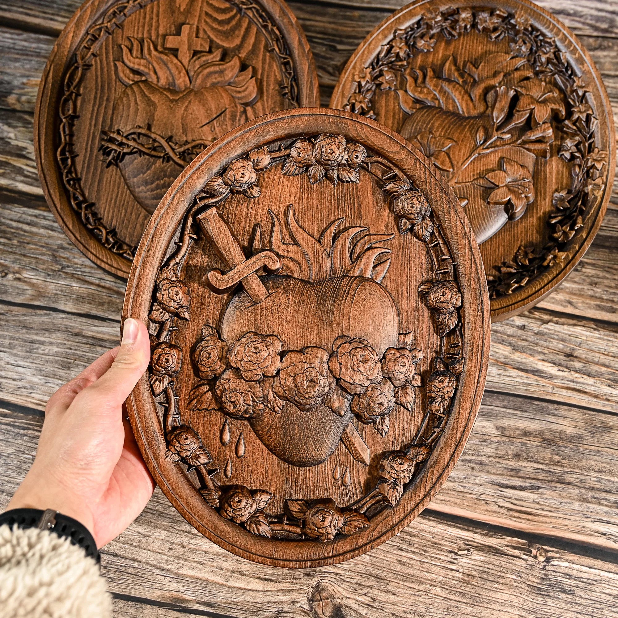 Sacred Hearts Sculptures in Wood-Viarello